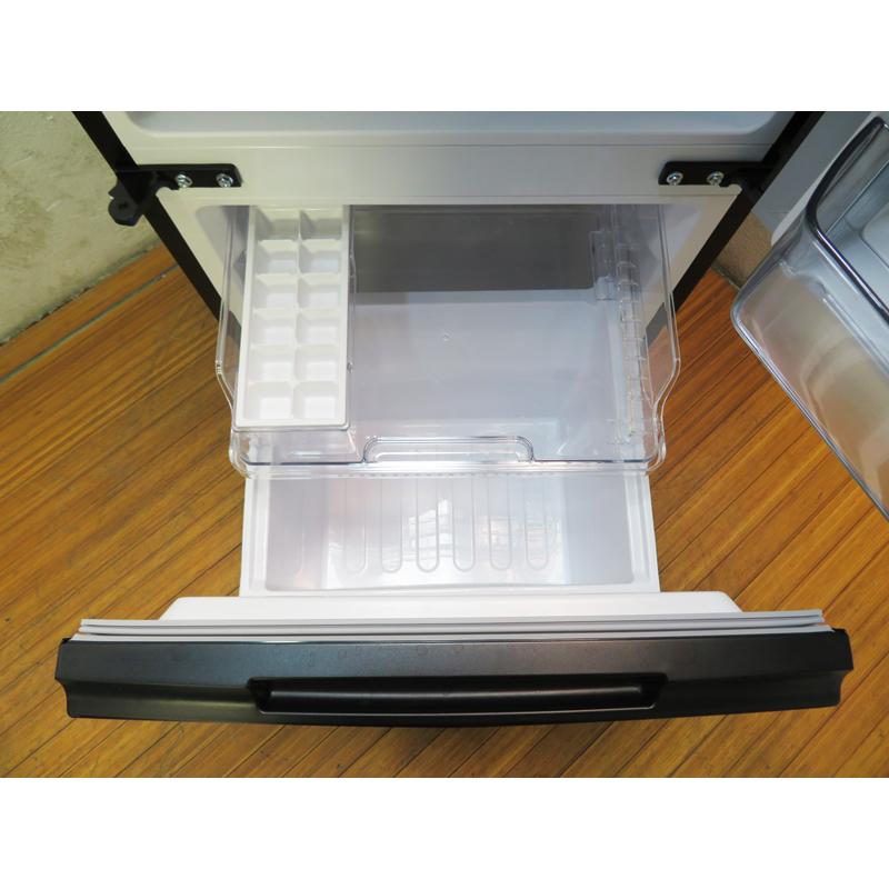 中古美品 一人暮らし 大き目 152L シャープ ファン式 2ドア冷蔵庫 2023年製 自動霜取 左右つけかえドア 静音設計 SJ-15E2-B 小型 除菌清掃済 設置場所まで(CL07)の画像