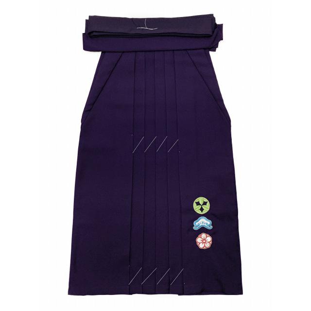 小町キッズ」 ブランド 卒園式に 6歳−7歳向け 女の子の刺繍入り袴 