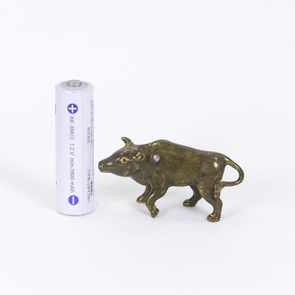 置物 干支 (黄銅製) 丑・牛・うし 立牛 親 : 京都工芸舎 Yahoo!店