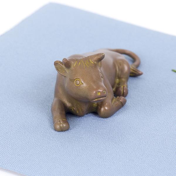 置物 干支 (黄銅製) 丑 ・牛・うし 座牛 大 : 京都工芸舎 Yahoo!店