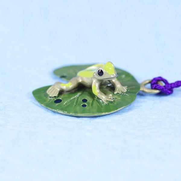 根付 （黄銅製） ひつじ草に蛙・かえる・カエル 大 : 京都工芸舎 Yahoo