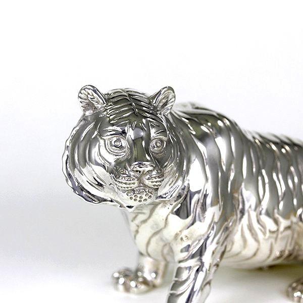 置物 干支（銀製）寅・虎・とら 親虎 座 (現品限り） : 京都工芸