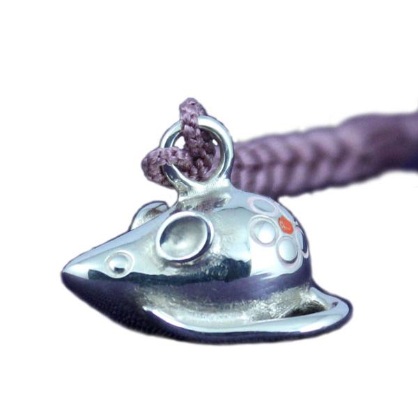 干支 根付（銀製）子・鼠・ねずみ・ネズミ デフォルメ 梅模様 彩色