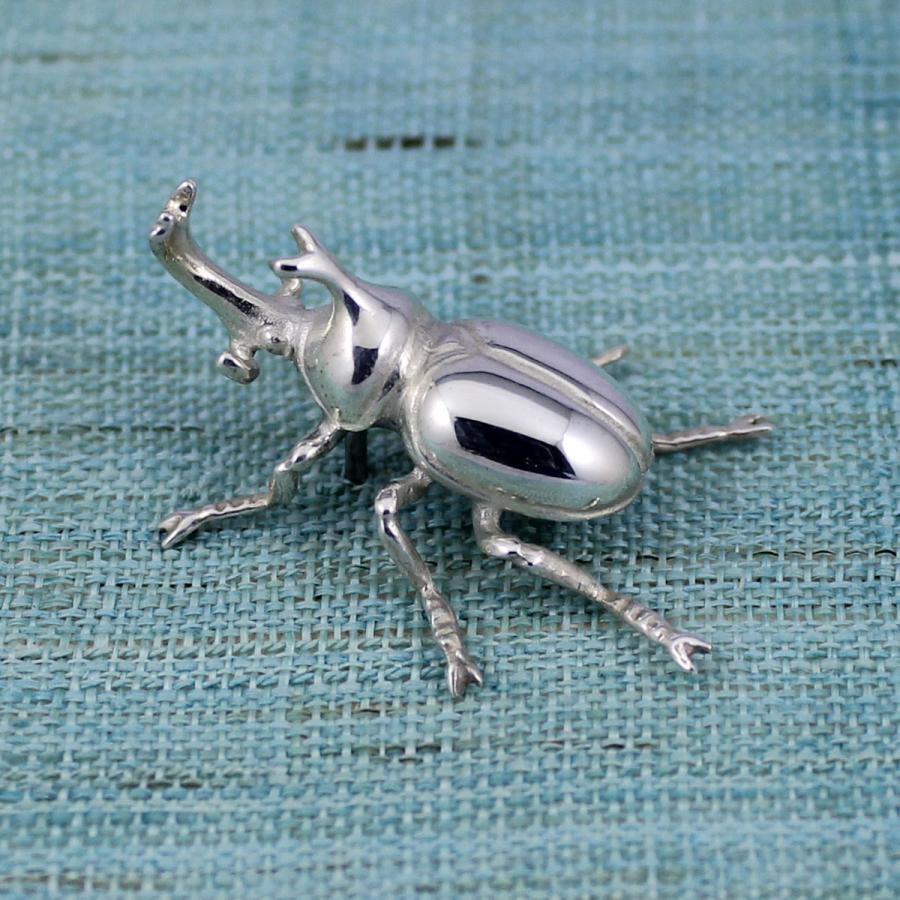 タックピン・ラベルピン・ブローチ（銀製）かぶと虫・カブト虫
