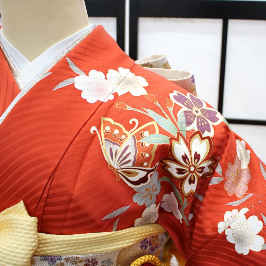 振袖 中古 お仕立て済み お仕立て上がり 桜の吹き寄せ 黒色 着物 振袖 中古 お仕立て済み お仕立て上がり 桜の吹き寄せ 黒色 着物
