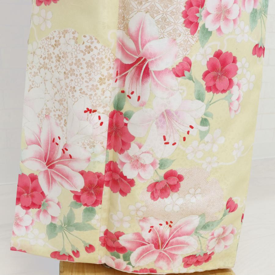 ☆中古品☆振袖　単品　化繊　花模様振袖 振袖 正絹 格安 新品 仮絵羽 生地 単品 未仕立て品 成人式 結婚式など