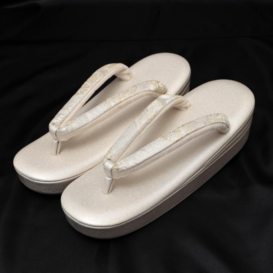 新品未使用品　和装小物　草履＆バッグ＆冠婚葬祭セット　シルバー系 NISHIORI 草履バッグセット 高級 紗織 選べる 4サイズ 礼装用 金