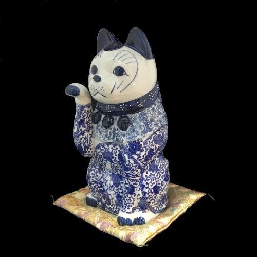 招き猫 瀬戸焼 染付猫 桐箱入り 金襴座布団付 陶器 置物 金運 招き猫 瀬戸焼 染付猫 桐箱入り 金襴座布団付 陶器 置物 金運