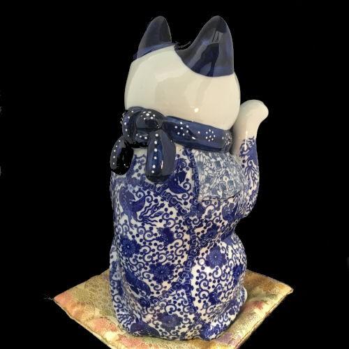 招き猫 瀬戸焼 染付猫 桐箱入り 金襴座布団付 陶器 置物 金運 招き猫 瀬戸焼 染付猫 桐箱入り 金襴座布団付 陶器 置物 金運