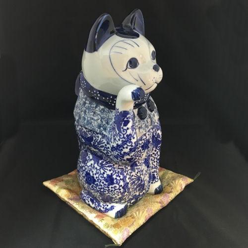 招き猫 瀬戸焼 染付猫 桐箱入り 金襴座布団付 陶器 置物 金運 招き猫 瀬戸焼 染付猫 桐箱入り 金襴座布団付 陶器 置物 金運