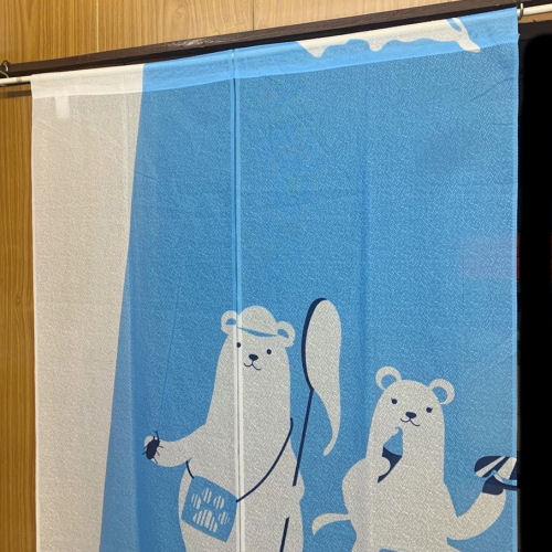 のれん 「シロクマの夏休み」 アートのれん モダン柄 105cm丈 ブルー系