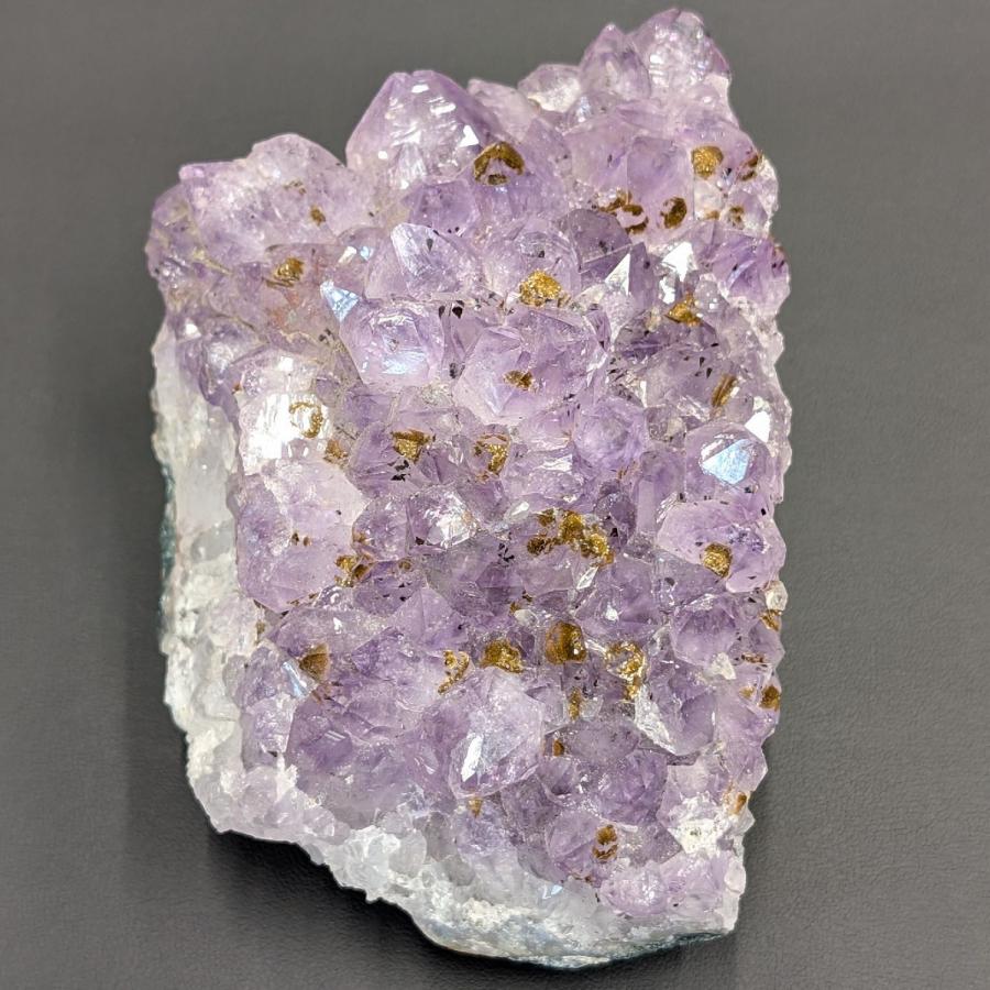 アメジストクラスター 554g Ag1 紫の結晶が光り輝くオブジェ 神秘の