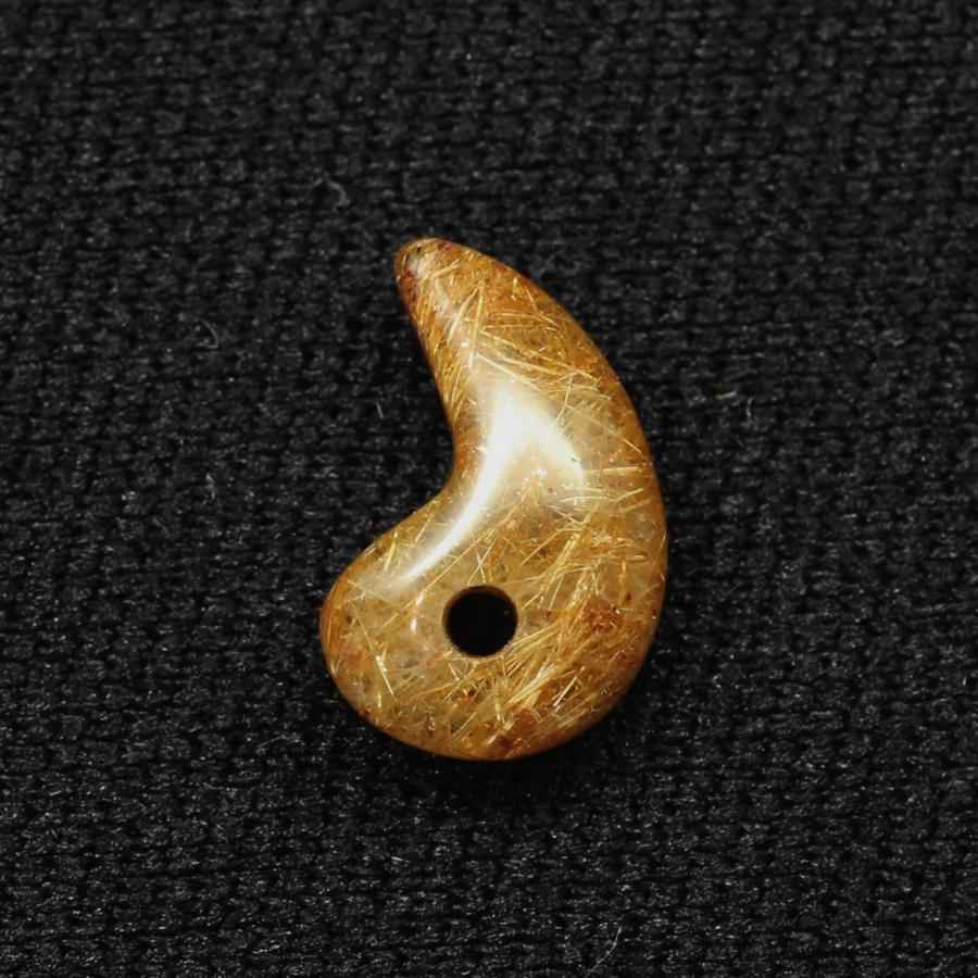 天然石 勾玉ゴールドルチル 約0.8g 濃密に詰まった黄金の輝き 仕事運 成功 お守り GHM20 交換用ゴム付＆巾着付 財運 石 京海堂の画像