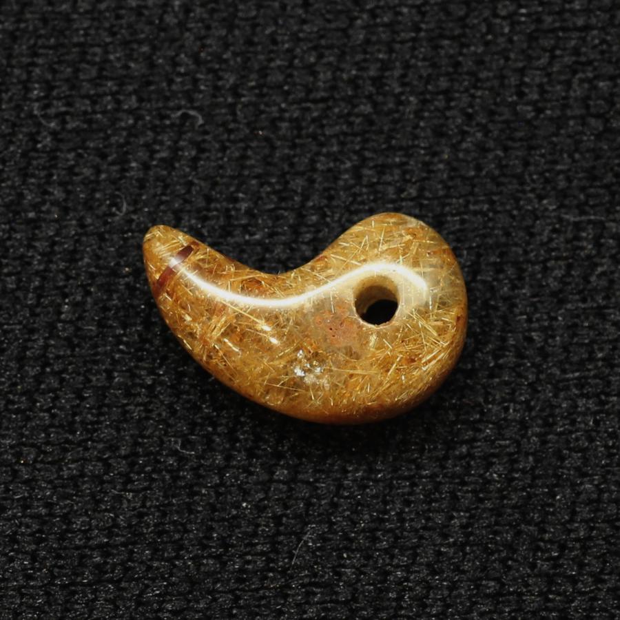 天然石 勾玉ゴールドルチル 約0.8g 濃密に詰まった黄金の輝き 仕事運 成功 お守り GHM20 交換用ゴム付＆巾着付 財運 石 京海堂の画像