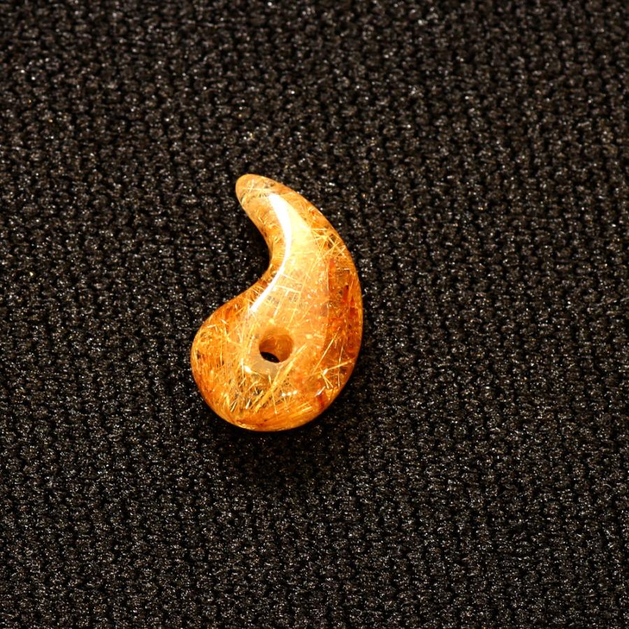 天然石 勾玉ゴールドルチル 約0.7g 濃厚なルチルの存在感 仕事運 成功 お守り GHM24 交換用ゴム＆巾着付 財運 石 京海堂の画像