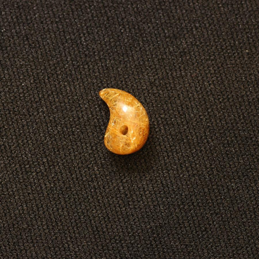 天然石 勾玉ゴールドルチル 約1.1g きらきらと上品な輝き 仕事運 成功 お守り GHM29 スエードコードor交換用ゴム付＆巾着付 財運 石 京海堂の画像
