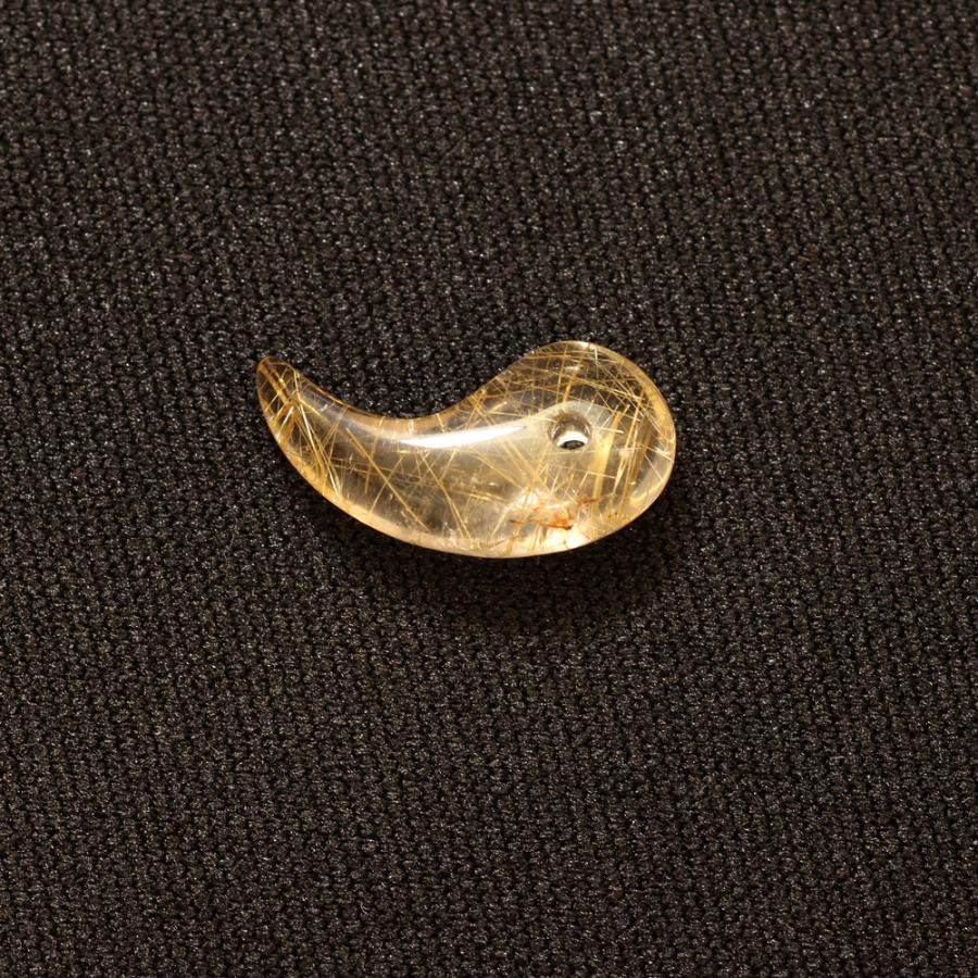 天然石 勾玉ゴールドルチル 約1.8g 透明感の中に輝くルチル 仕事運 成功 お守り GHM30 スエードコードor交換用ゴム付＆巾着付 財運 石 京海堂の画像