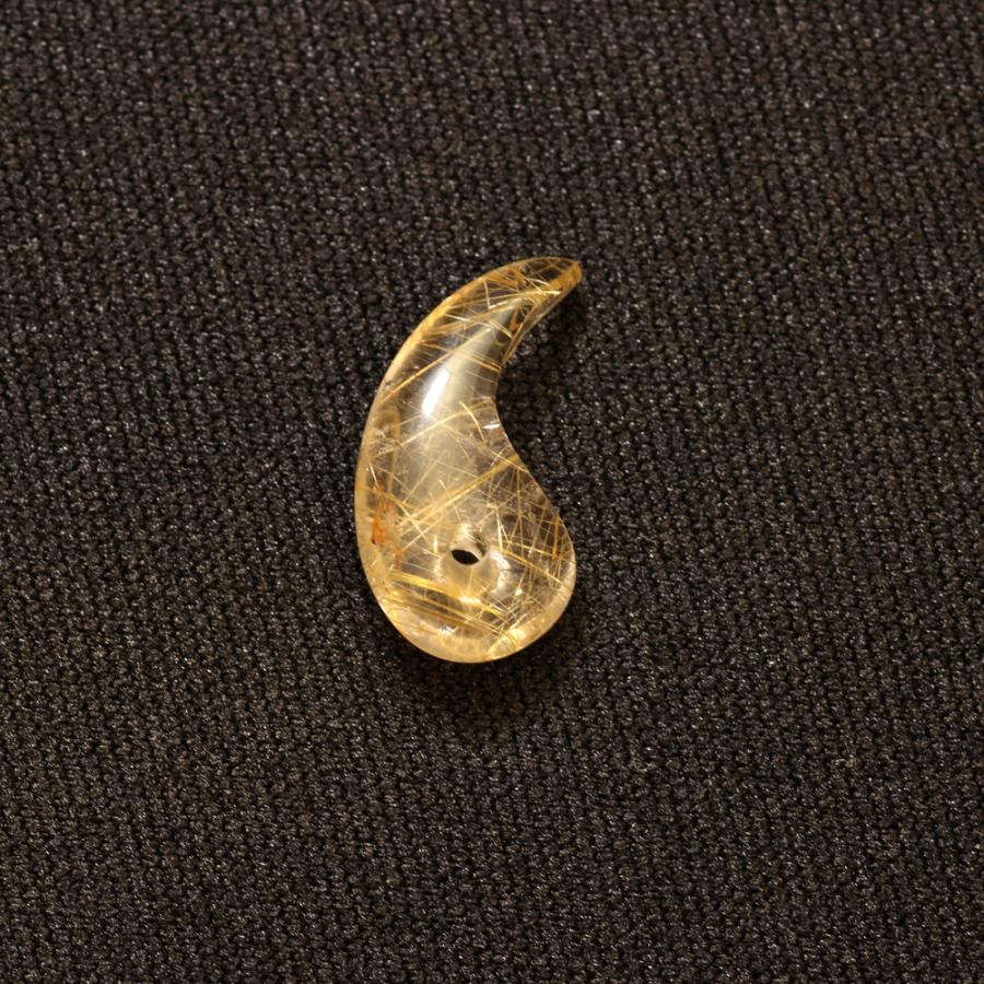 天然石 勾玉ゴールドルチル 約1.8g 透明感の中に輝くルチル 仕事運 成功 お守り GHM30 スエードコードor交換用ゴム付＆巾着付 財運 石 京海堂の画像