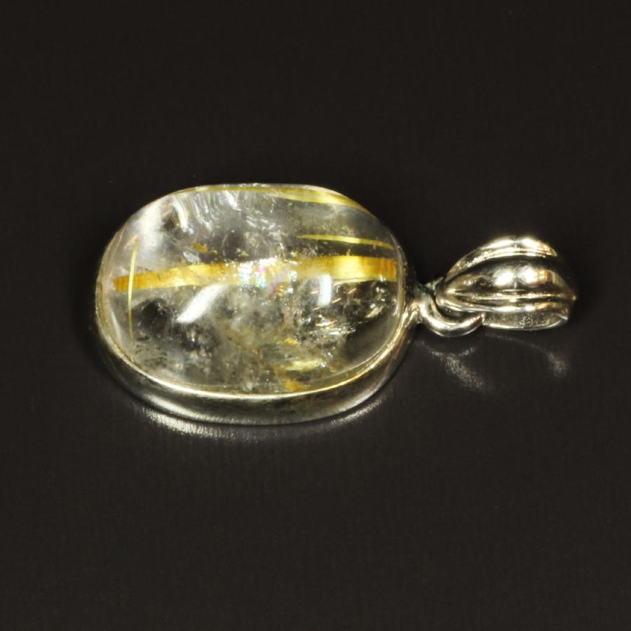 揺るぎない芯がある 一点物 レインボータイチンルチル ペンダント