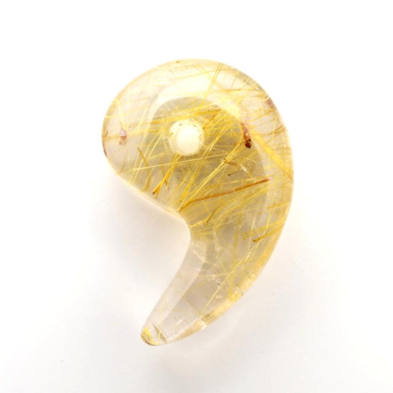 幸運を呼ぶ金色勾玉】人気 勾玉 ゴールド ルチル クォーツ 一点物