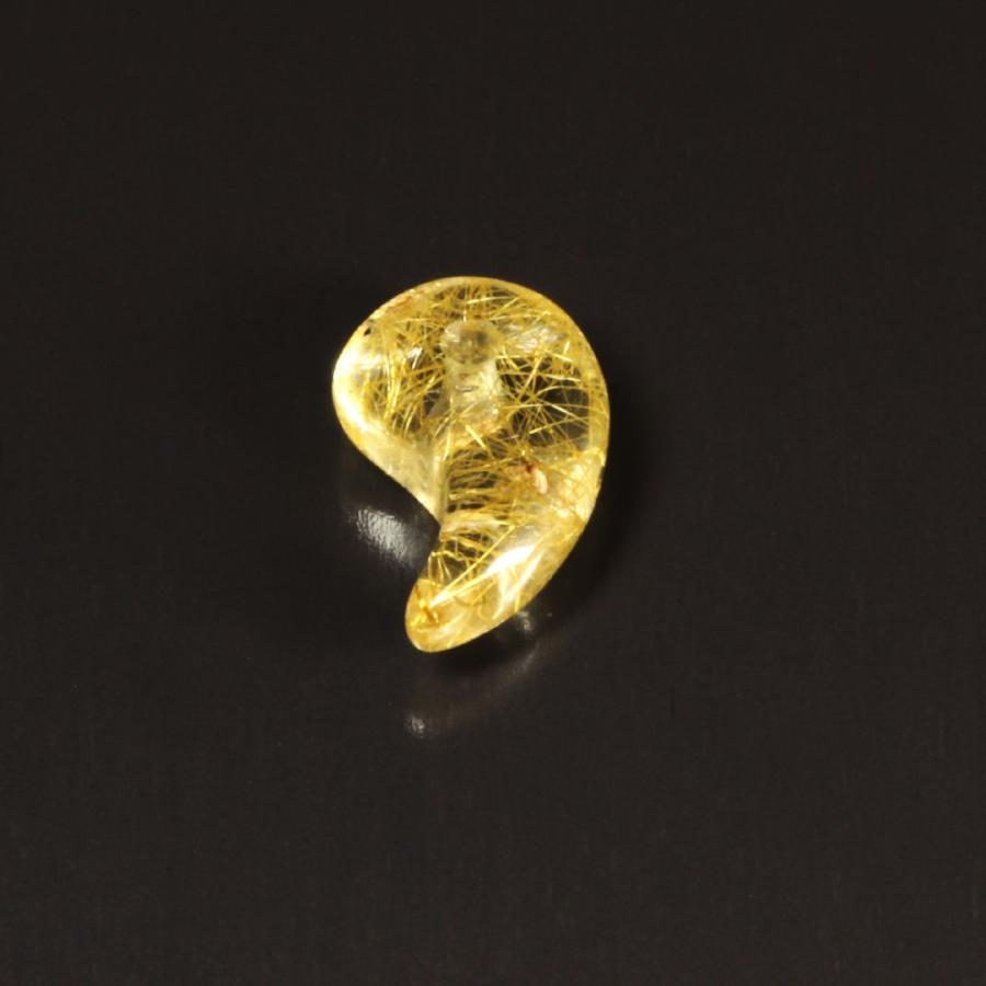 おすすめ一点物 透明度抜群 ゴールドルチル 勾珠Ｍｒ55 金針水晶 お守り効果 力が宿る パワーストーン   プレゼントの画像
