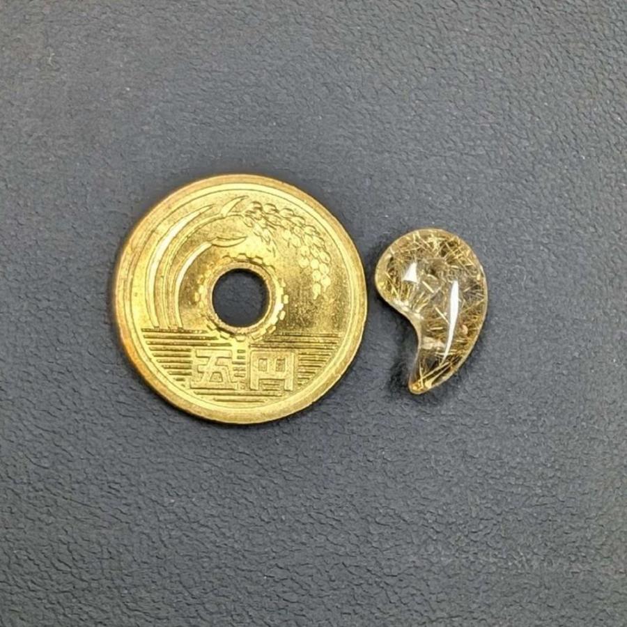 おすすめ一点物 透明度抜群 ゴールドルチル 勾珠Ｍｒ55 金針水晶 お守り効果 力が宿る パワーストーン   プレゼントの画像