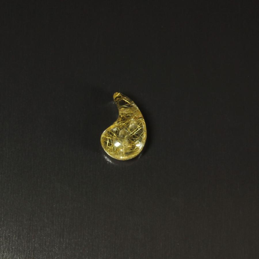 おすすめ一点物 透明度抜群 ゴールドルチル 勾珠Ｍｒ55 金針水晶 お守り効果 力が宿る パワーストーン   プレゼントの画像