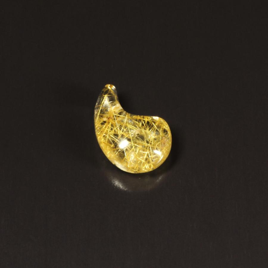おすすめ一点物 透明度抜群 ゴールドルチル 勾珠Ｍｒ55 金針水晶 お守り効果 力が宿る パワーストーン   プレゼントの画像