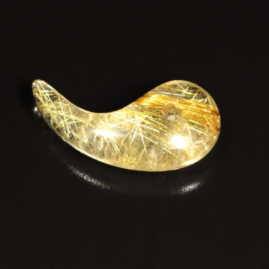 透明感があり鋭い形が素敵 一点物 タイチンルチル 勾珠 MR87 金針水晶