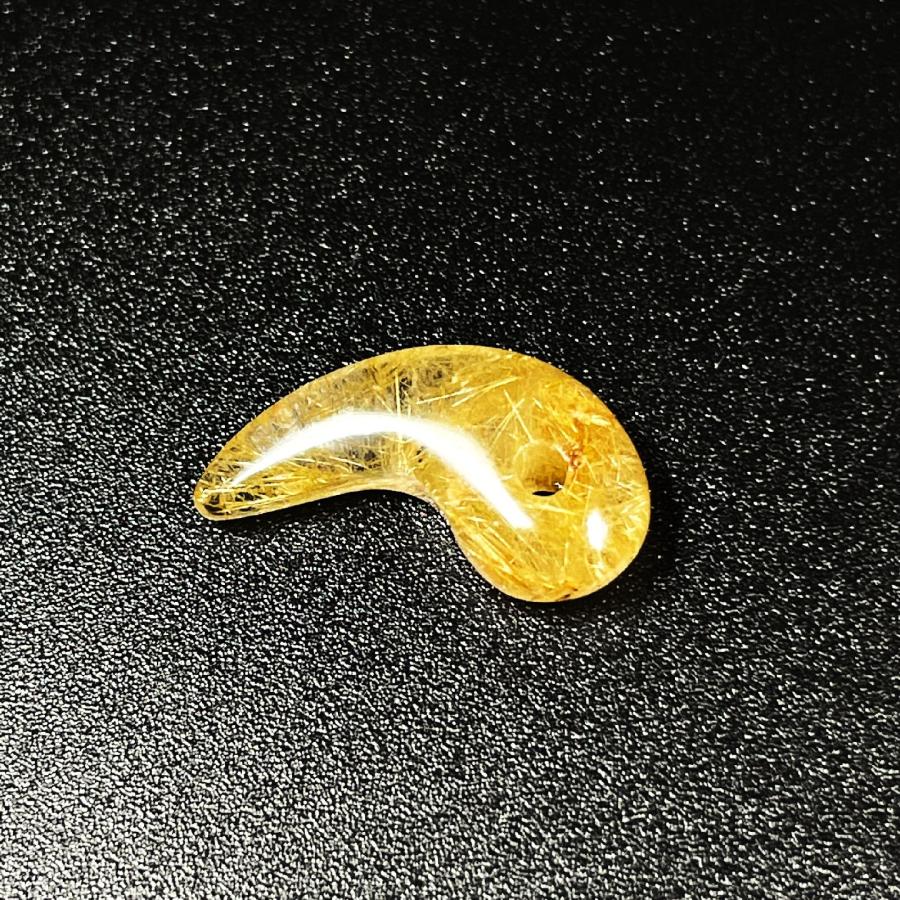 鋭い形がカッコいい!! 一点物 ゴールドルチル 勾珠Mr91 金針 鋭い形がカッコいい!! 一点物 ゴールドルチル 勾珠Mr91 金針