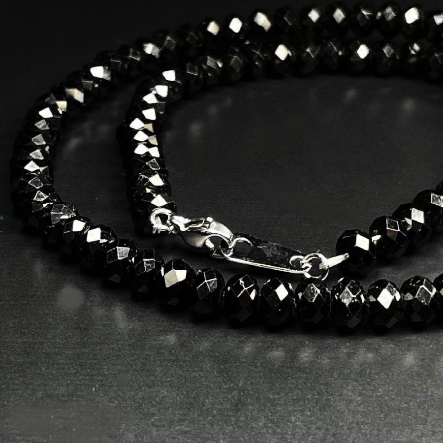 大粒でカッコいい!! ブラックスピネル ネックレス 6mm・4mm 芸能人も