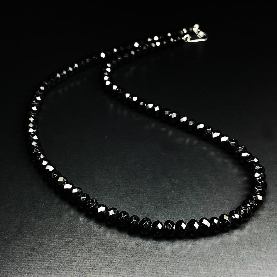 大粒でカッコいい!! ブラックスピネル ネックレス 6mm・4mm 芸能人も