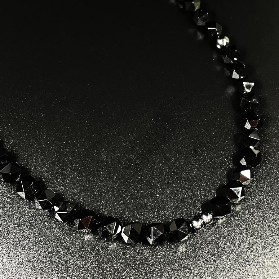 ワイルドに決まる浮彫皇帝龍水晶プレート 20 面カットオニキス 磁気 ヘマタイト ネックレス 金運 芸能人 URN 14の画像