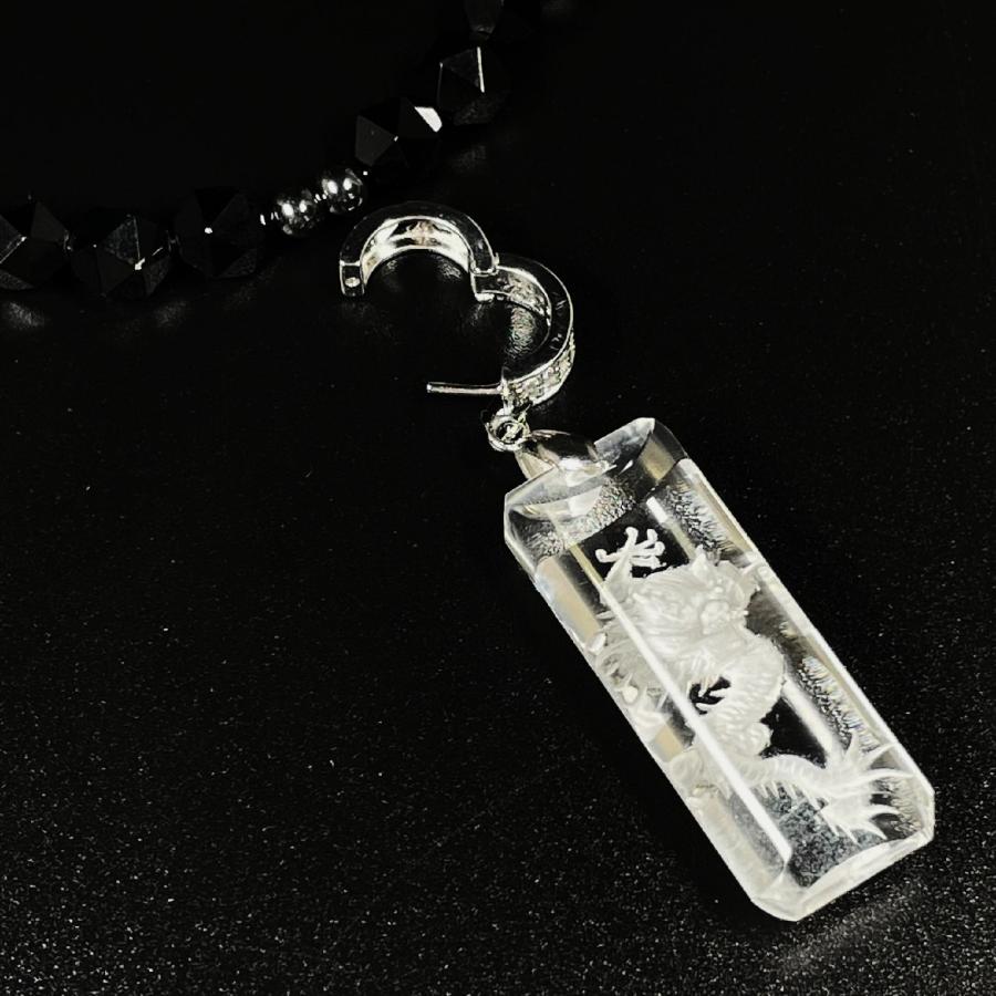 ワイルドに決まる浮彫皇帝龍水晶プレート 20 面カットオニキス 磁気 ヘマタイト ネックレス 金運 芸能人 URN 14の画像