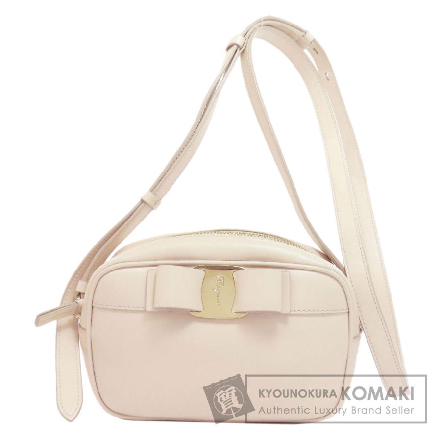 Salvatore Ferragamo サルヴァトーレフェラガモ ヴァラリボン