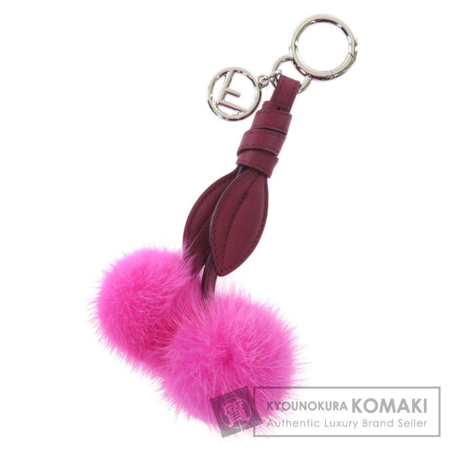 新品FENDI さくらんぼ チャームキーリングファーピンクキーホルダー