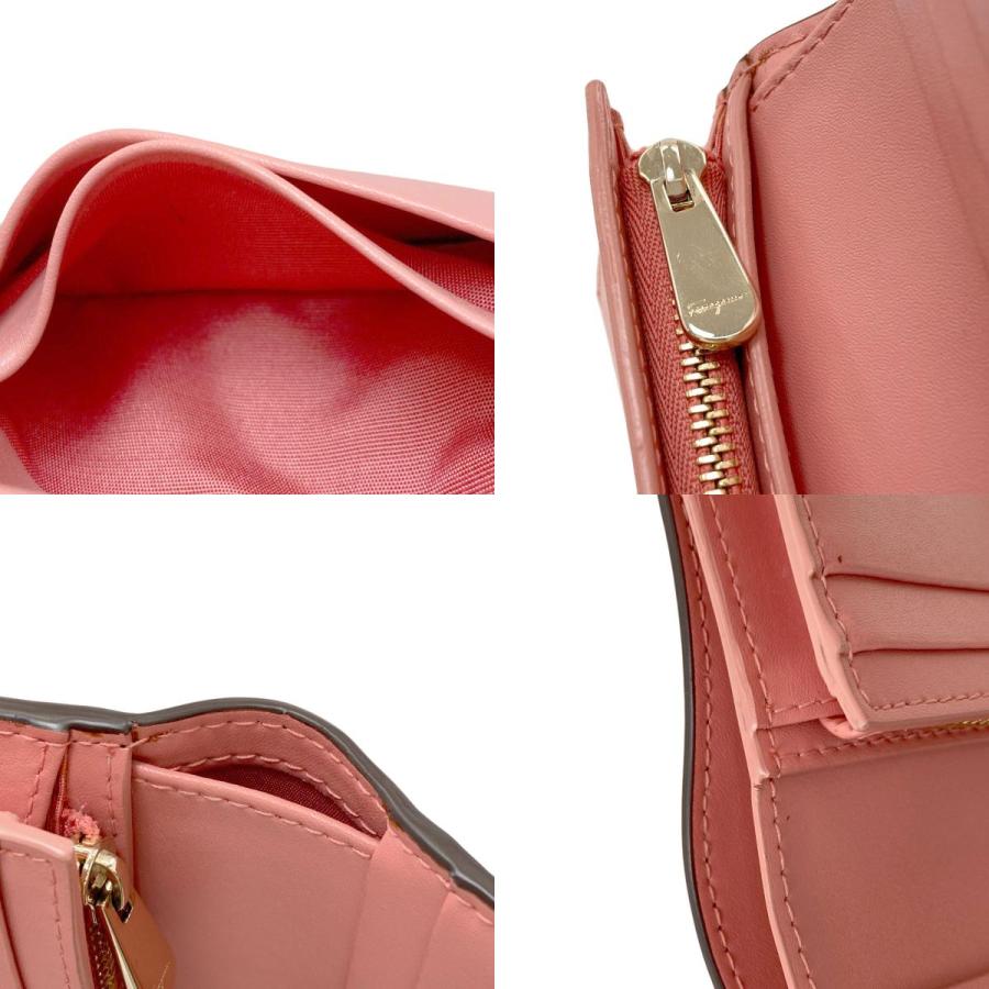 Salvatore Ferragamo サルヴァトーレフェラガモ ヴァラリボン 二つ折り