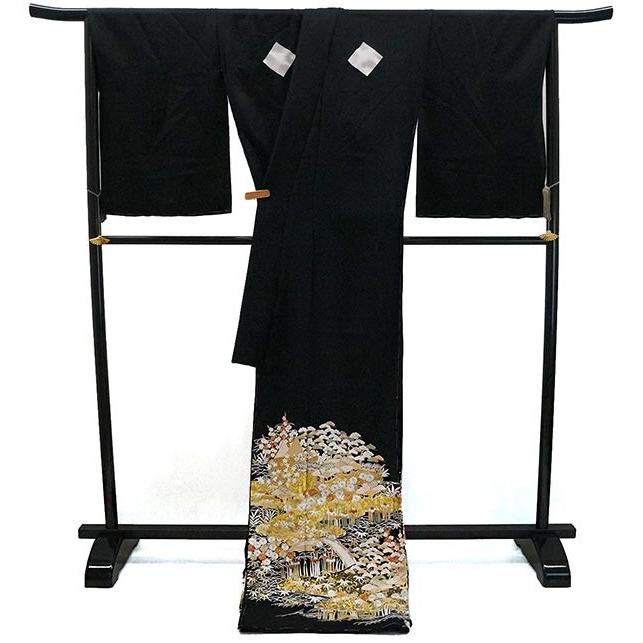 【Q4013】Ｂお仕立上り正絹黒留袖　黒地に獅子模様　金糸刺繍　染め抜き紋五つ紋 黒留袖一式レンタル 宝尽くし【小さめサイズ】 | 黒留袖レンタル