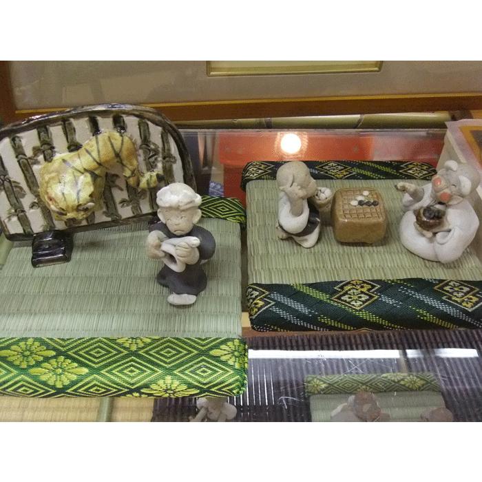 和雑貨）手作りの陶人形 一休さんとさよちゃん背中合わせ : 教材自立