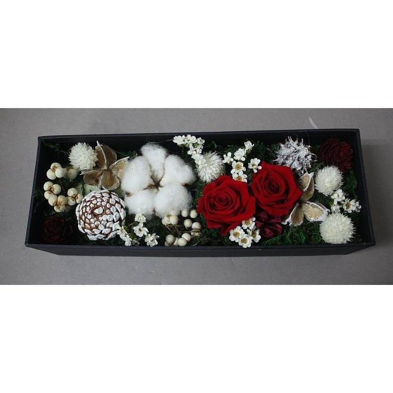 クリスマスボックス入りアレンジ（Mサイズ） : プリザーブドフラワー