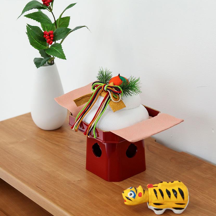 お鏡三方飾り 朱三宝 五色紐松葉金結び お正月飾り : 人形と結納 久宝