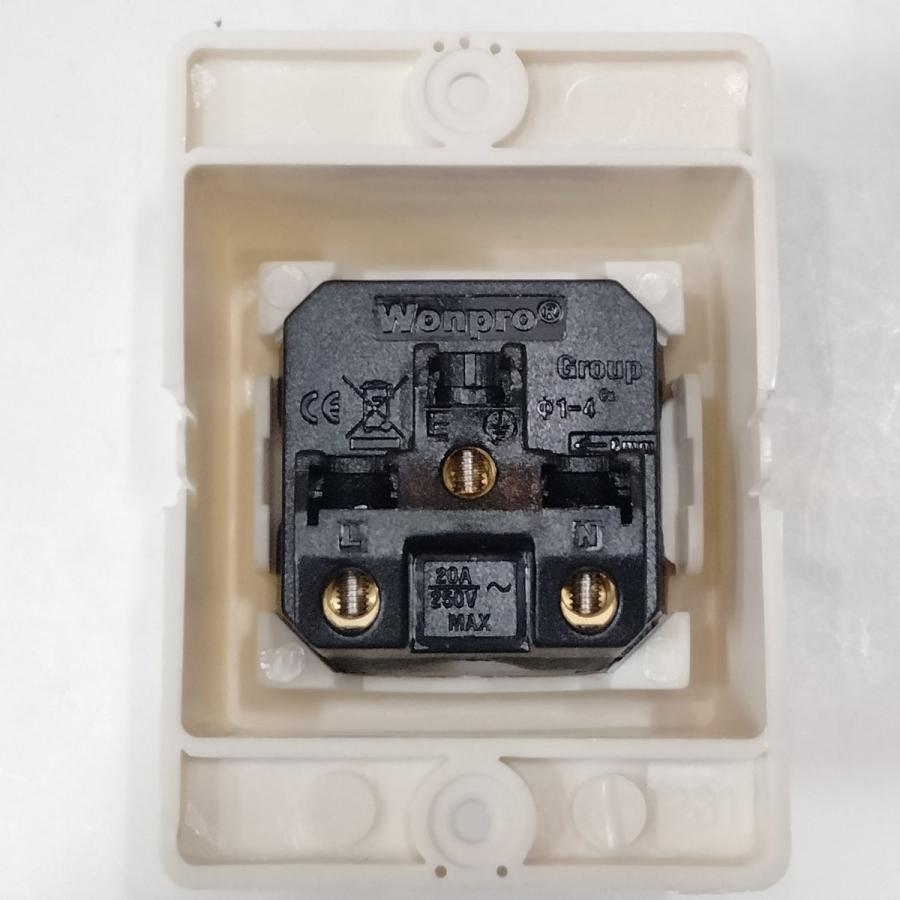 露出コンセント O SE BF B2 C B3 海外用 ユニバーサル電源コンセント R4T＋WF7 : 秋葉原の九州電気ヤフー店 - 通販 ...