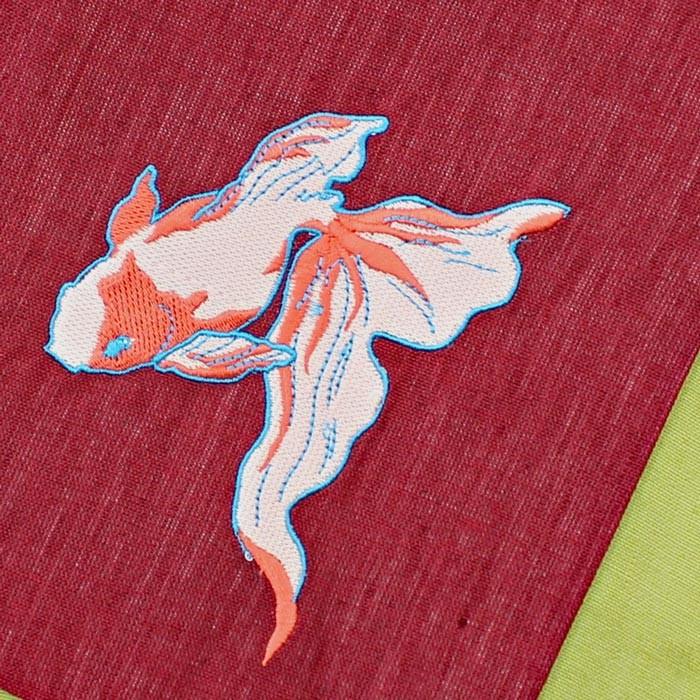 半幅帯 粋と粋 麻 刺しゅう ピンク系 赤色系 金魚 リバーシブル 小袋帯