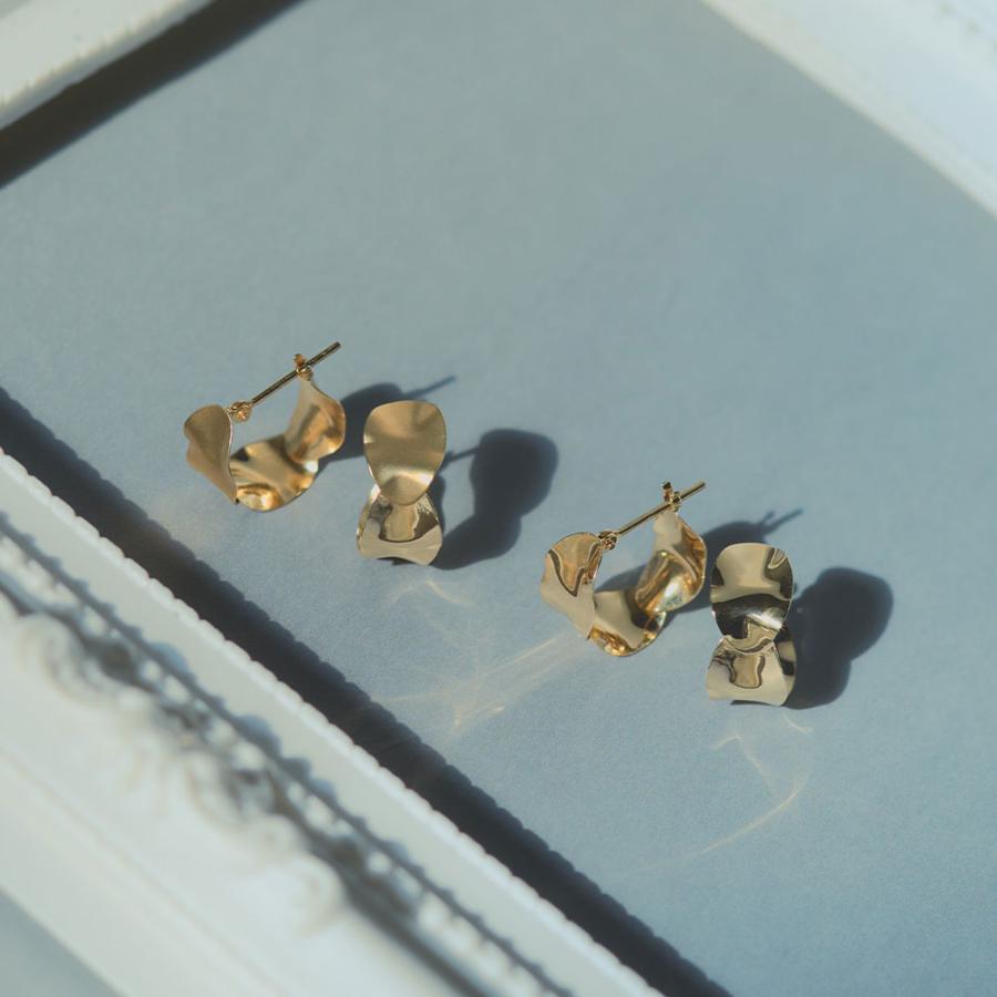 ピアス レディース K10 10金 ピアス 地金 シンプル イエローゴールド 葉っぱ ひらひら 大ぶり フープ 人気アイテム L&Co. エルアンドコーの画像