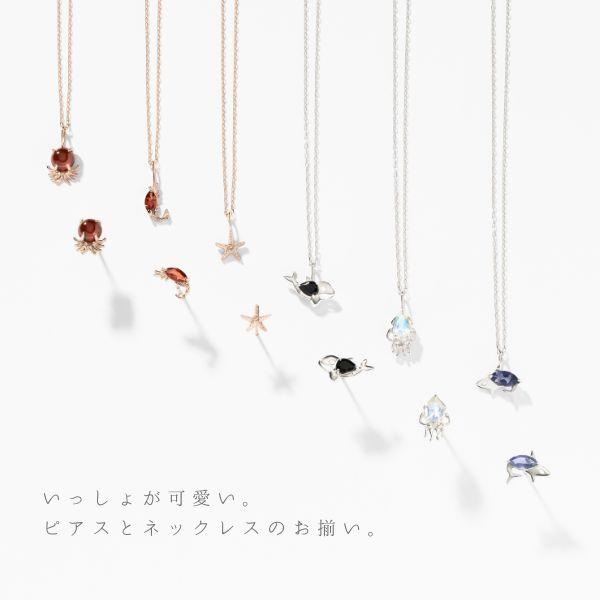 ピアス K10 WG ホワイトゴールド カラーストーンスタッドピアス  アイオライト L&Co.（エルアンドコー）海の生き物 さめ サメの画像