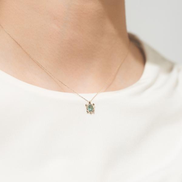 ネックレス K10 カメ  カラーストーン 10金 イエローゴールド 亀 かめ シンプル かわいい  L&Co. エルアンドコー　海の生き物　アニマルの画像