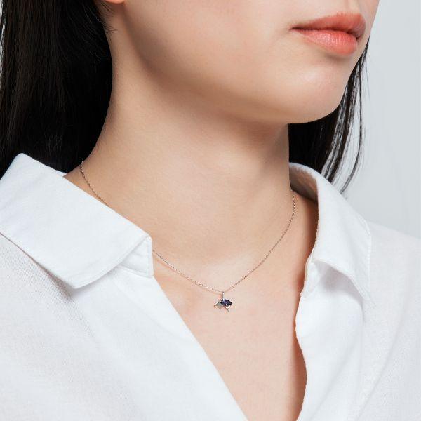 ネックレス K10 ホワイトゴールド カラーストーン　WG サメ さめ アイオライト L&Co.（エルアンドコー）海の生き物 | Jewel closet by L&Co. | 02