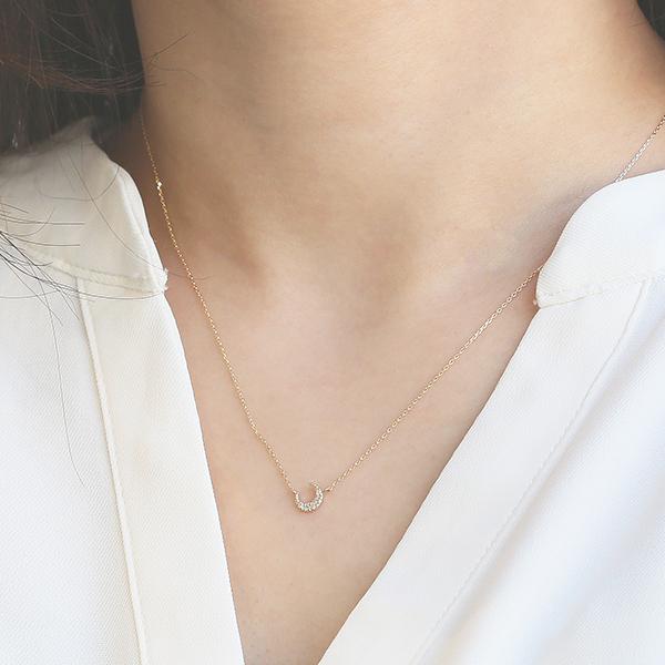 ネックレス レディース ダイヤモンド ムーン 月 K10 10金イエロー ペンダント 彼女 プレゼント  L&Co.（エルアンドコー）の画像