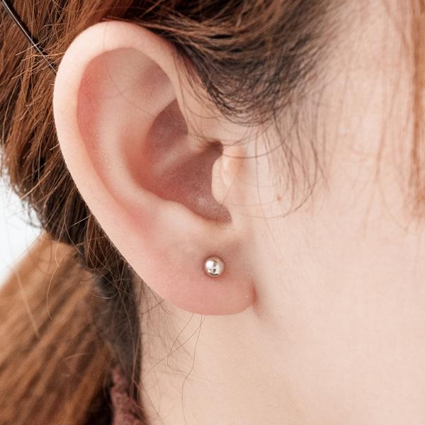 ピアス レディース メンズ プラチナ Pt900 丸玉 ボール 4mm 地金 シンプル スタッド ユニセックス L&Co.（エルアンドコー）の画像