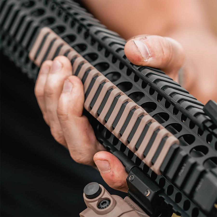 MAGPUL（マグプル） 実物 レイルカバー Ladder Rail Panel【ブラック